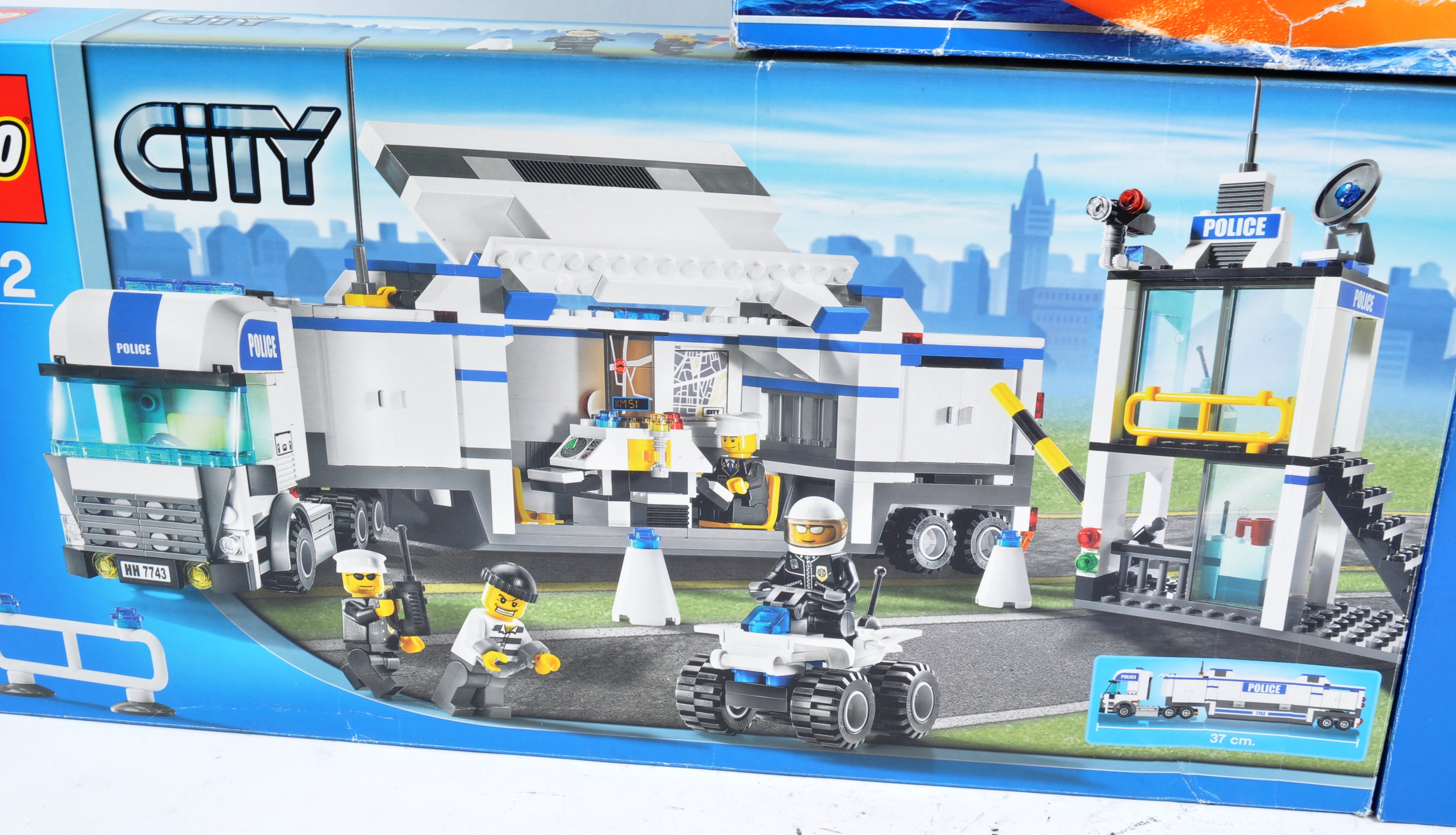 LEGO SETS - LEGO CITY - 7743 / 7993 / 60085 - Image 2 of 6