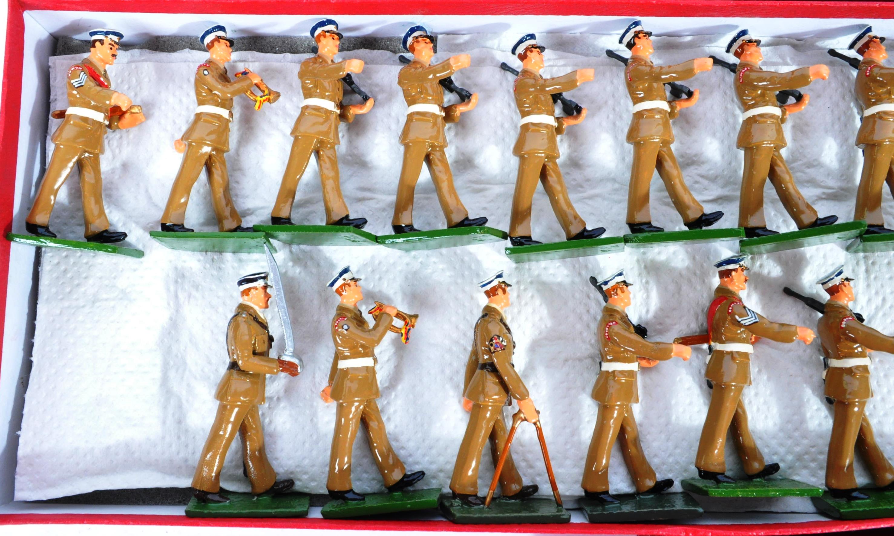 THREE BOXED VINTAGE HAND PAINTED LEAD SOLDIERS - Image 4 of 11