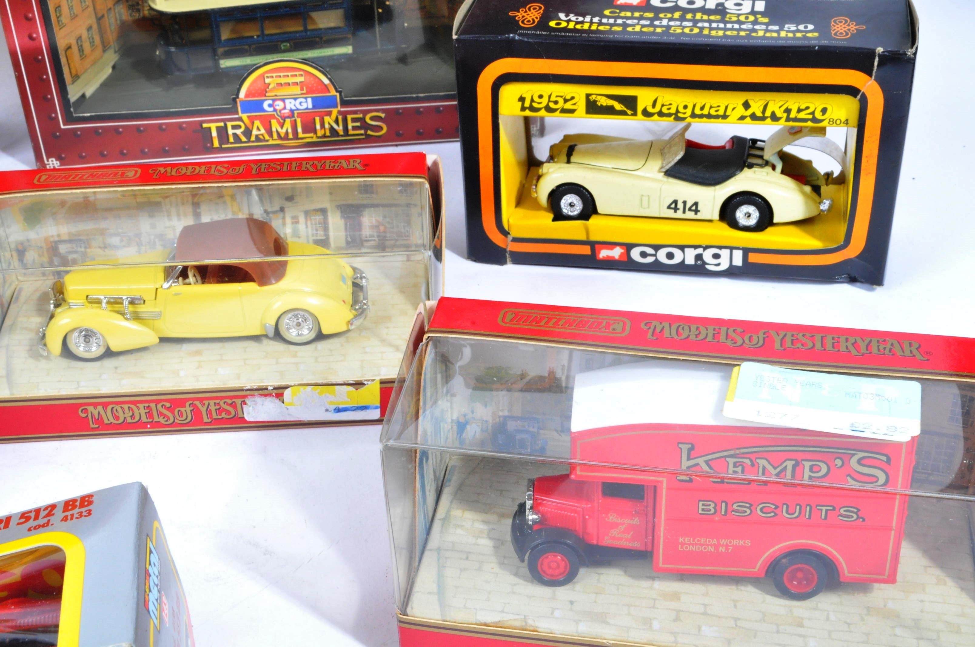 COLLECTION OF ASSORTED DIECASE MODEL CARS AND OTHER VEHICLES - Image 5 of 10