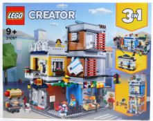 LEGO SET - LEGO CREATOR - 31097 - TOWNHOUSE PET SHOP AND CAFE