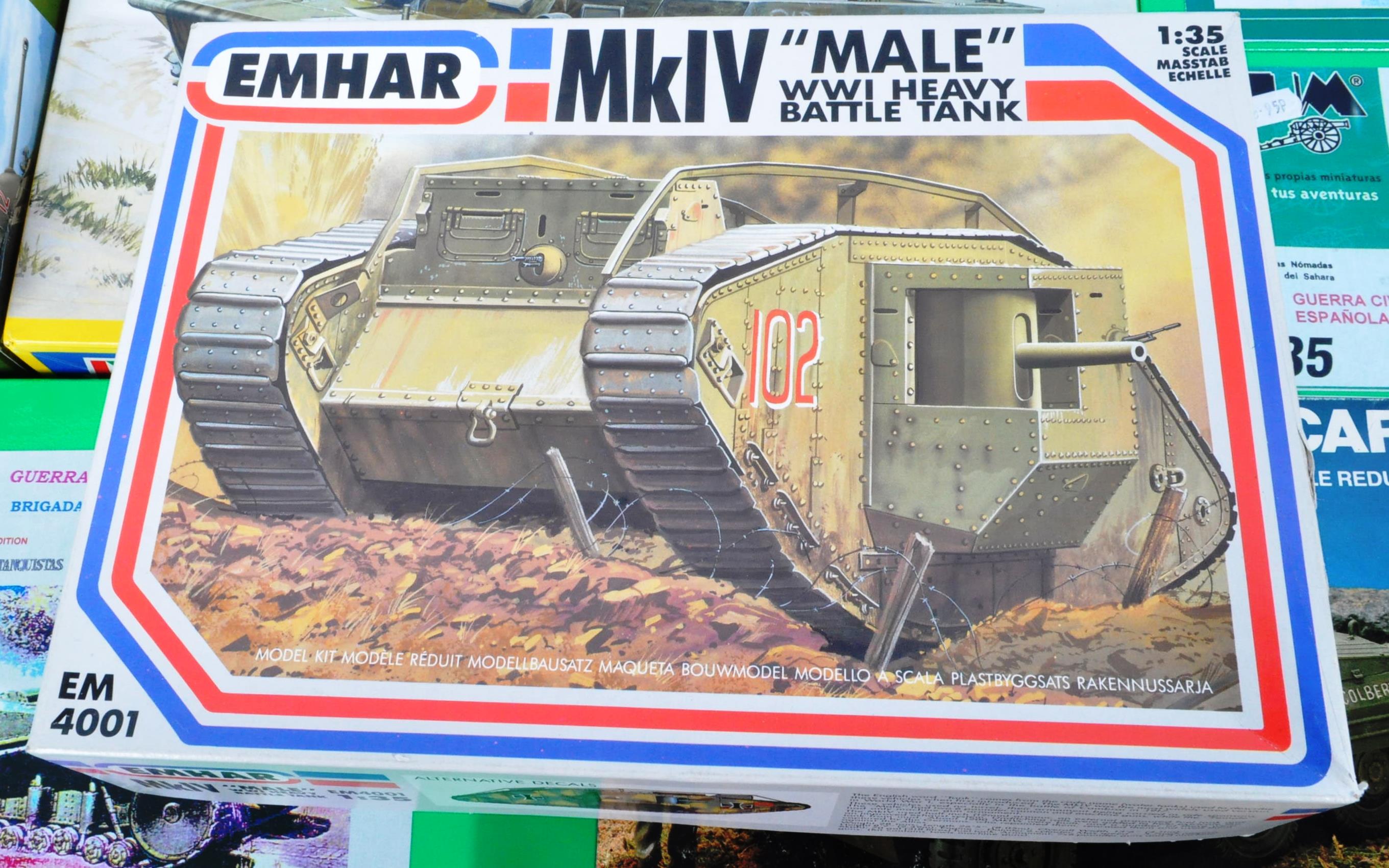 LARGE COLLECTION OF ASSORTED PLASTIC MODEL KITS - Image 7 of 10