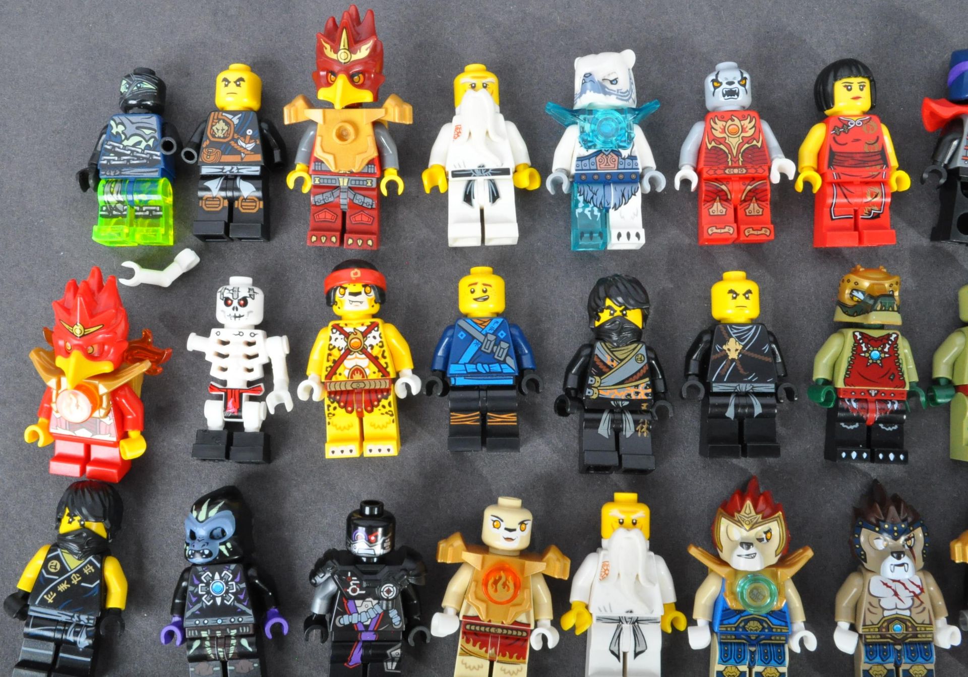 LEGO MINIFIGURES - LARGE COLLECTION OF ASSORTED LEGO MINIFIGURES - Image 6 of 6