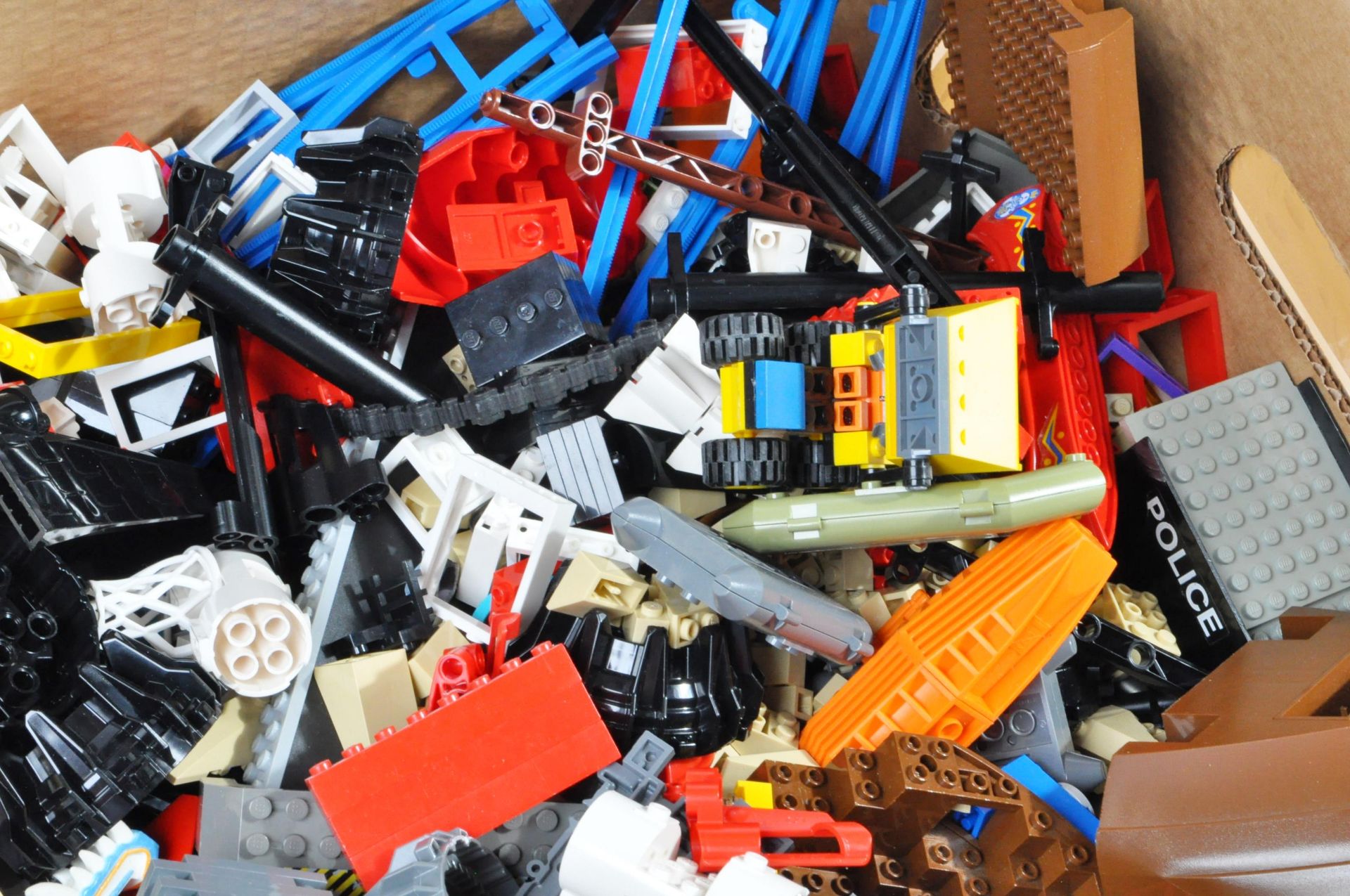 LARGE COLLECTION OF ASSORTED LOOSE LEGO BRICKS - Image 6 of 6