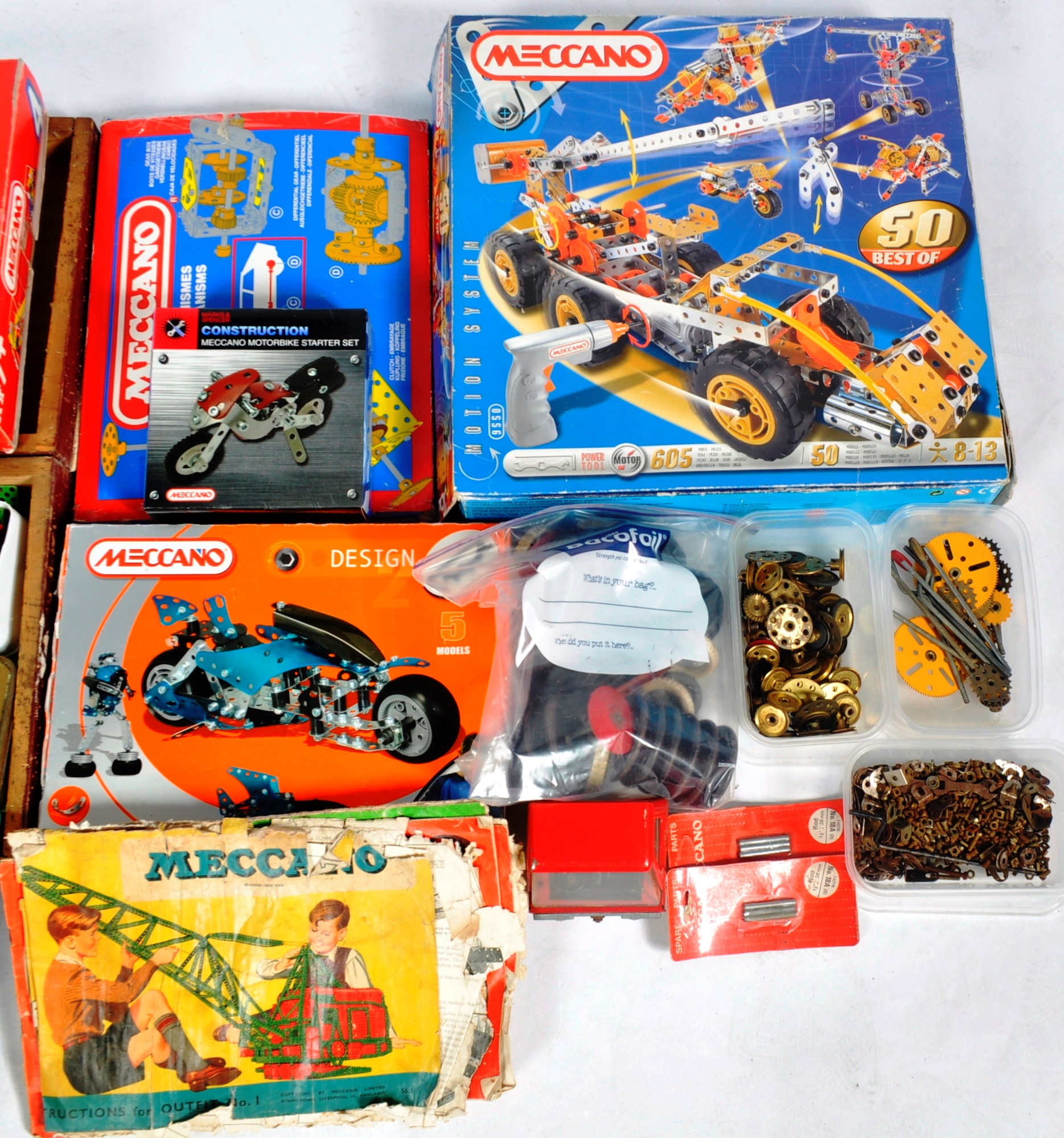 LARGE COLLECTION OF ASSORTED MECCANO PARTS & SETS - Image 4 of 6