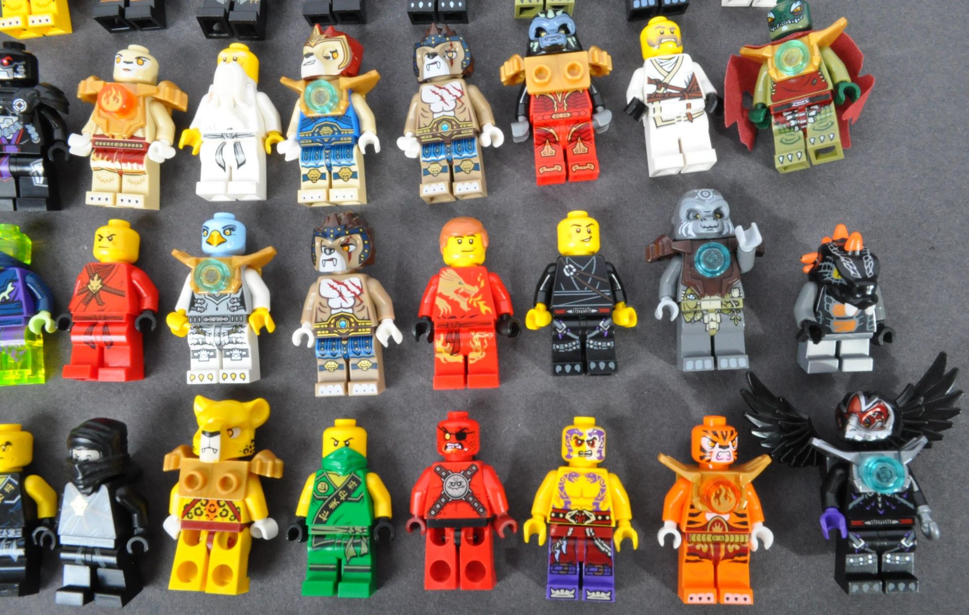 LEGO MINIFIGURES - LARGE COLLECTION OF ASSORTED LEGO MINIFIGURES - Image 4 of 6