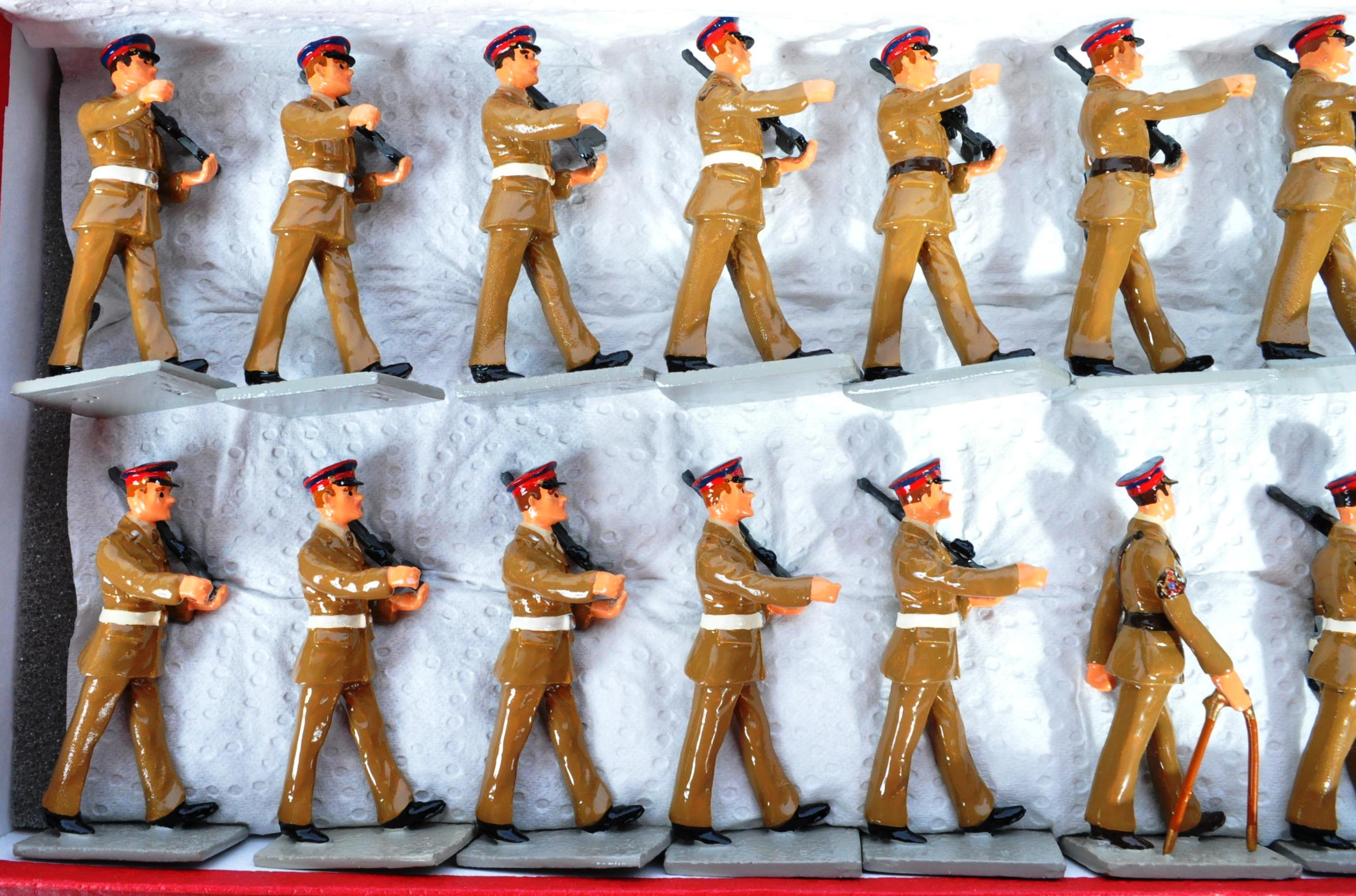 THREE BOXED VINTAGE HAND PAINTED LEAD SOLDIERS - Image 6 of 11