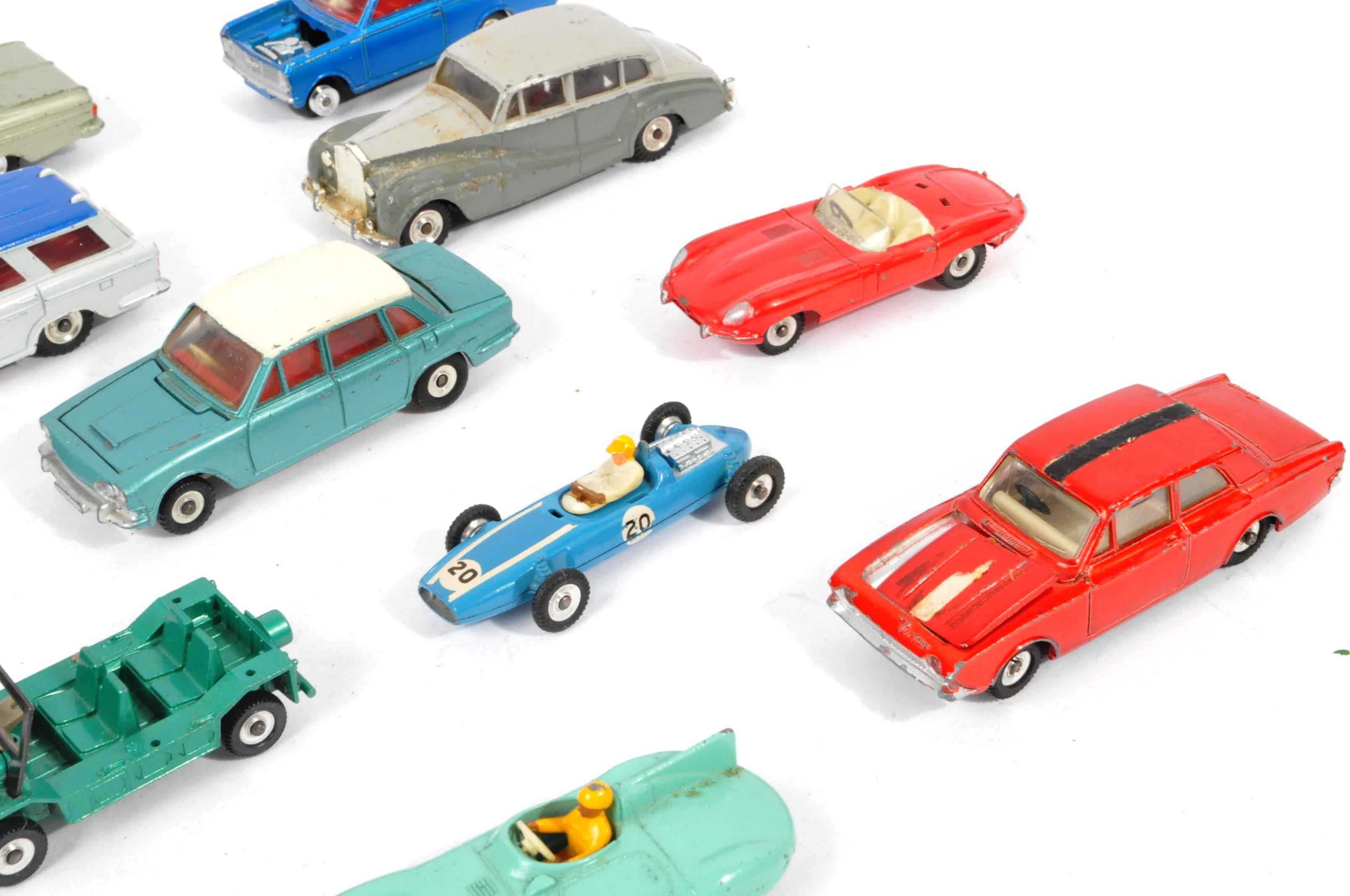 COLLECTION OF VINTAGE DINKY TOYS DIECAST MODEL CARS - Image 4 of 13