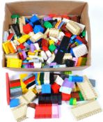 LARGE COLLECTION OF ASSORTED LOOSE LEGO BRICKS