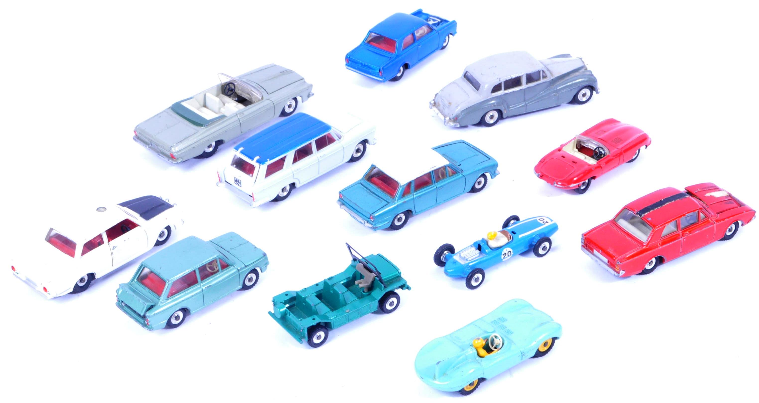 COLLECTION OF VINTAGE DINKY TOYS DIECAST MODEL CARS - Image 8 of 13