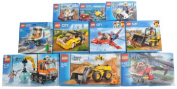 LEGO SETS - LEGO CITY - A COLLECTION OF X10 LEGO CITY SETS