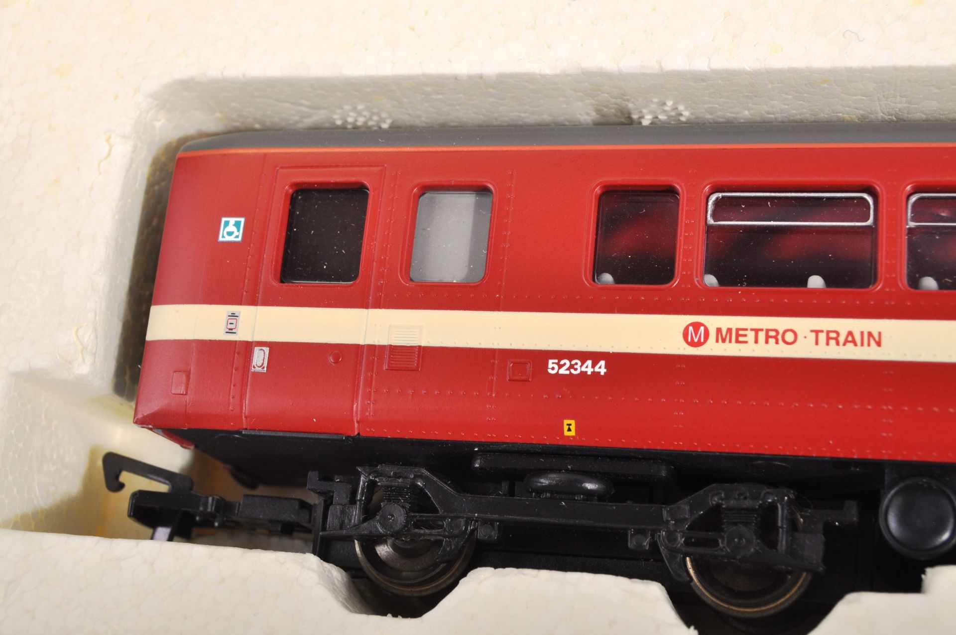 ORIGINAL HORNBY 00 GAUAGE CLASS 155 BRITISH RAILWAYS SPRINTER - Image 4 of 5