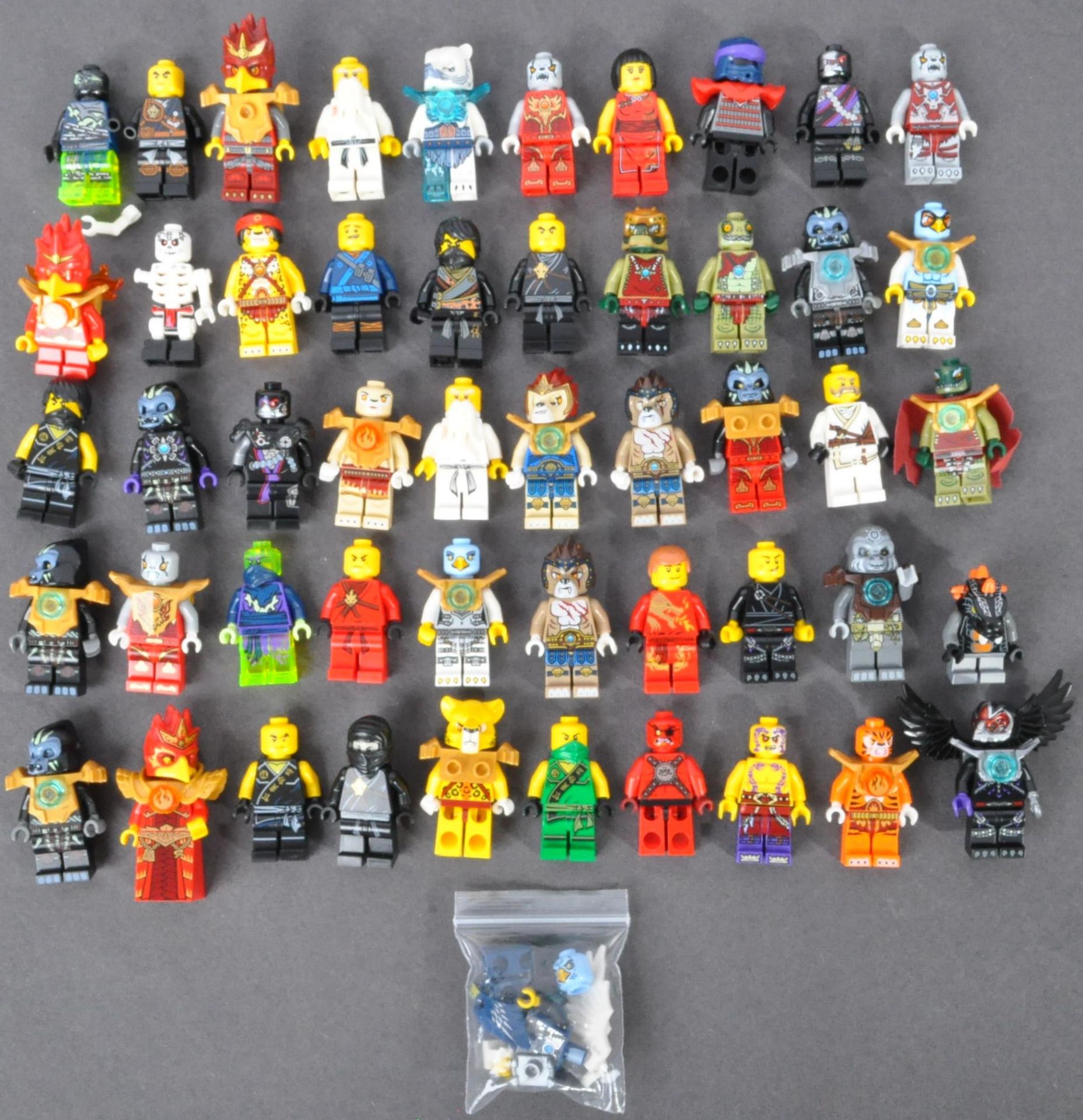 LEGO MINIFIGURES - LARGE COLLECTION OF ASSORTED LEGO MINIFIGURES