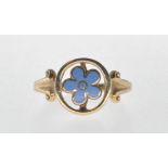 9CT GOLD AND ENAMELLED FLOWER RING.