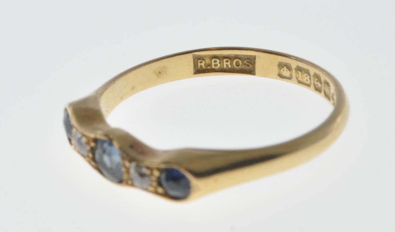 18CT GOLD SAPPHIRE AND DIAMOND FIVE STONE RING - Image 5 of 7