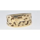 VINTAGE 9CT GOLD CUT OUT RING