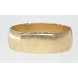 HALLMARKED 9CT GOLD BAND RING