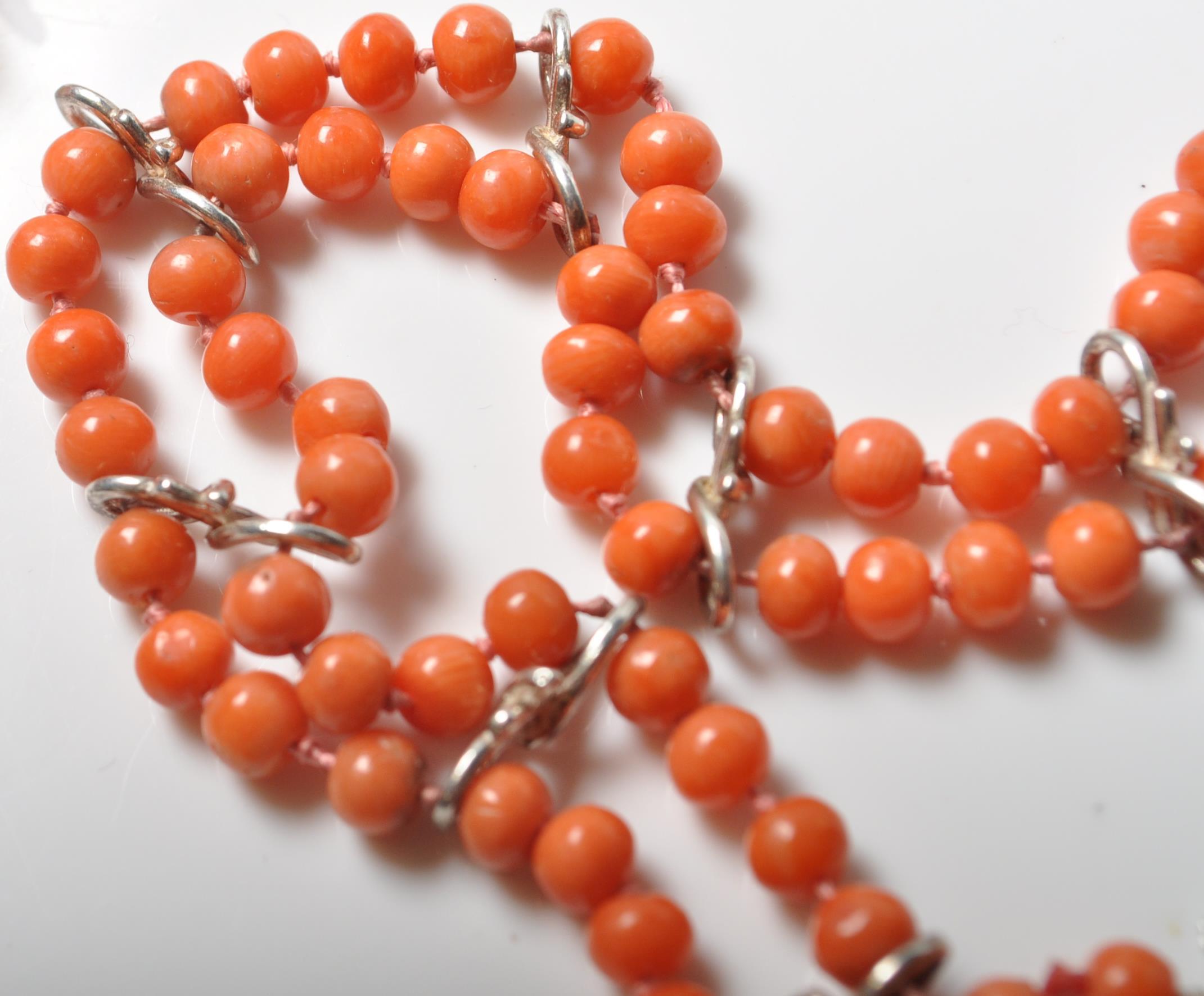 VINTAGE BRANCH CORAL NECKLACE AND CORAL BRACELET - Image 5 of 9