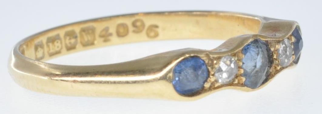 18CT GOLD SAPPHIRE AND DIAMOND FIVE STONE RING - Image 3 of 7