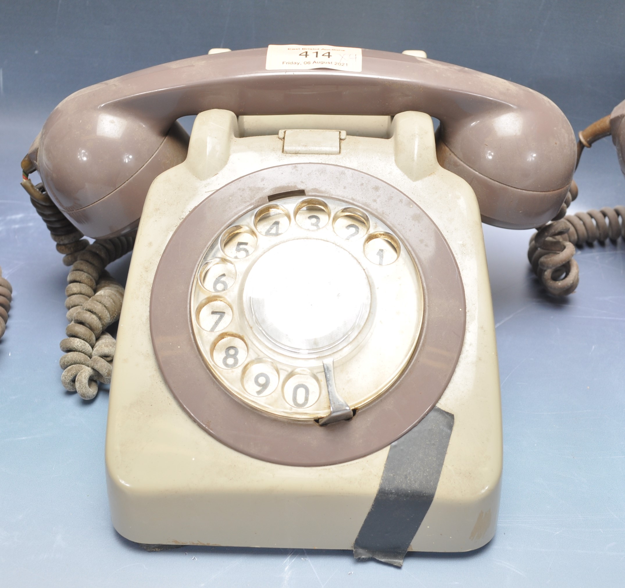 FOUR VINTAGE RETRO DESK TELEPHONES - Image 4 of 5