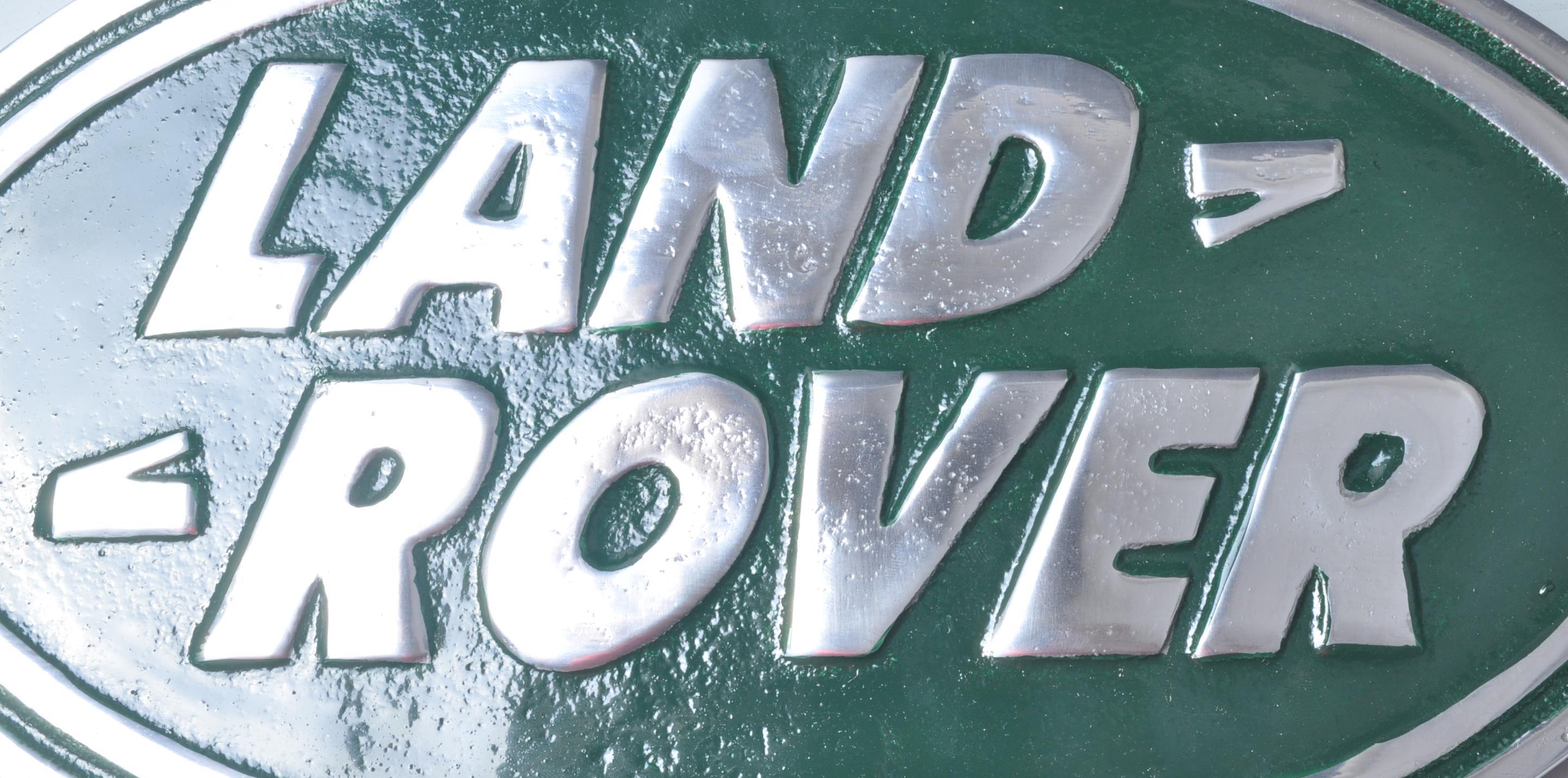 VINTAGE STYLE CAST IRON LAND ROVER PLAQUE - Image 2 of 4