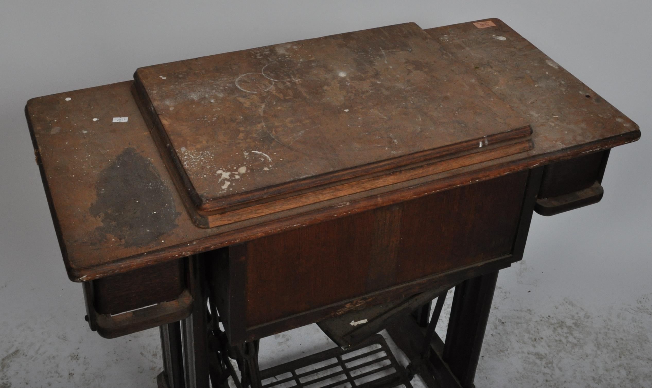 1930’S CAST IRON SINGER SEWING MACHINE TABLE - Image 3 of 4