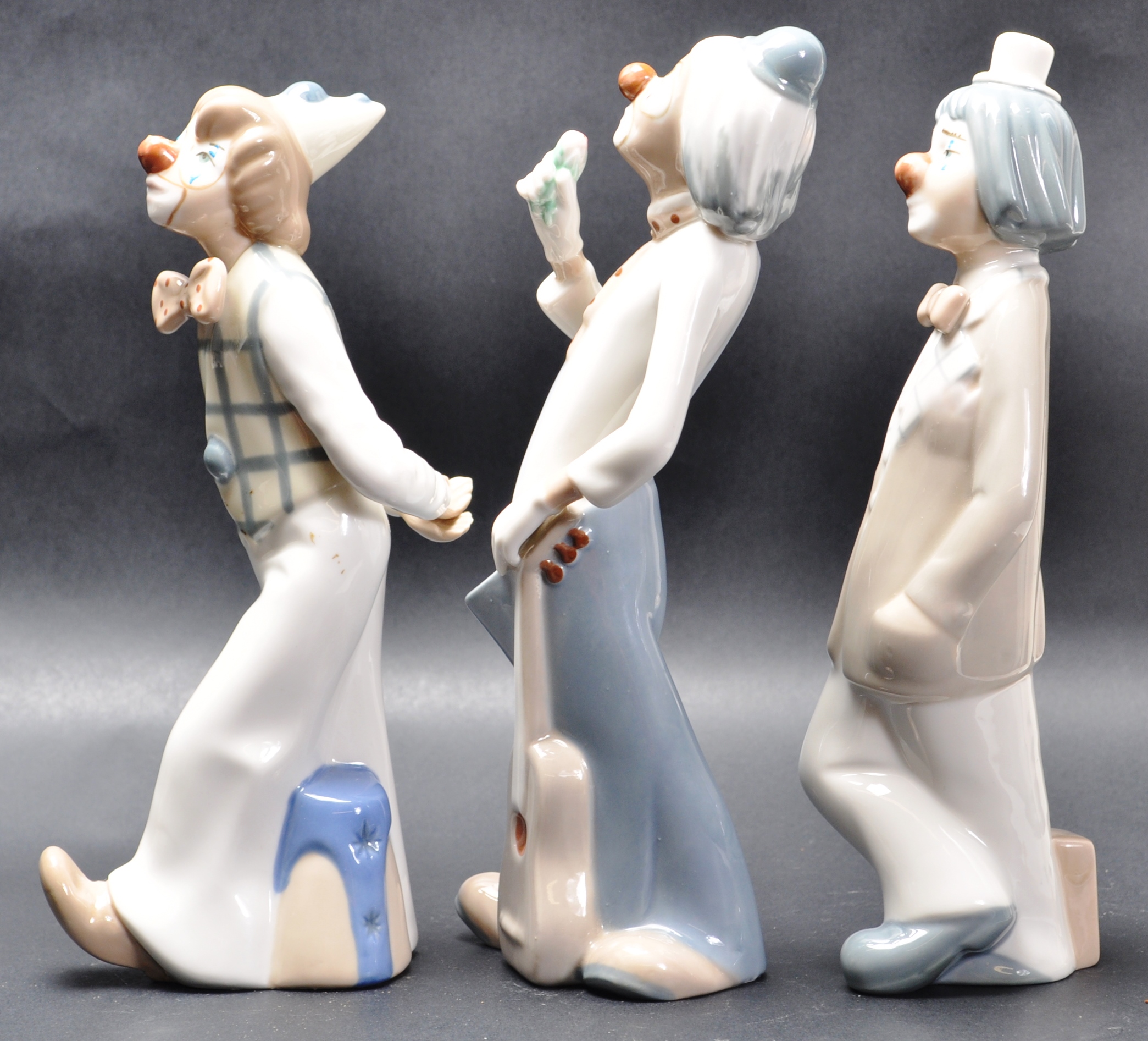 THREE SPANISH CLOWN CERAMIC PORCELAIN FIGURINES BY CASADES - Image 2 of 6