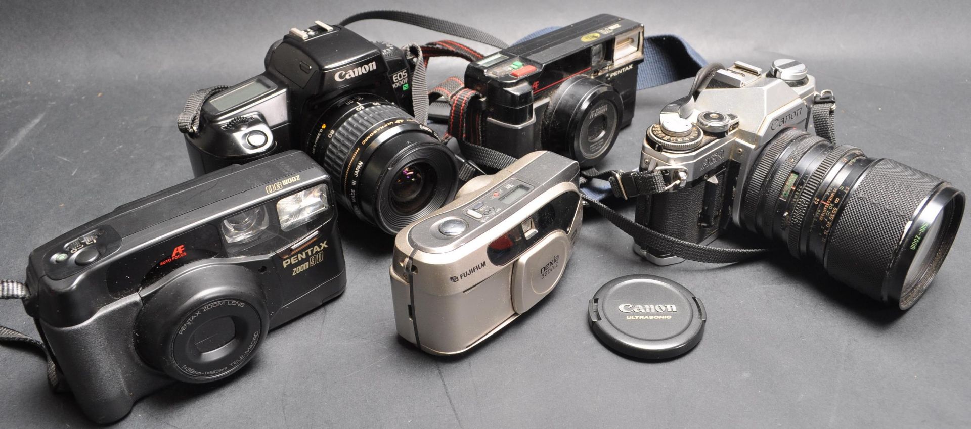 COLLECTION OF VINTAGE 35MM CAMERAS - Bild 2 aus 5