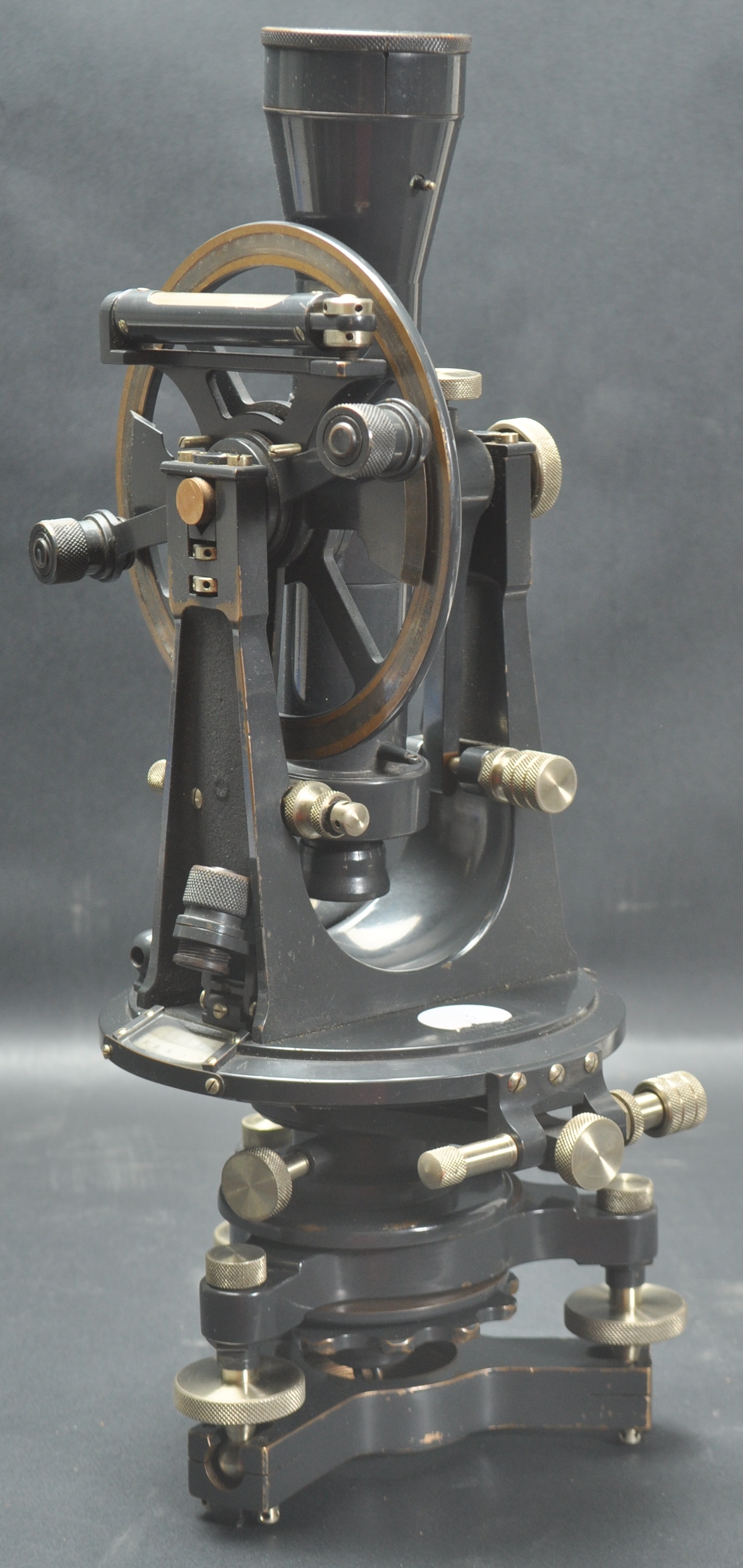 20TH CENTURY CIRCA 1950S SURVEYORS THEODOLITE - Image 2 of 7