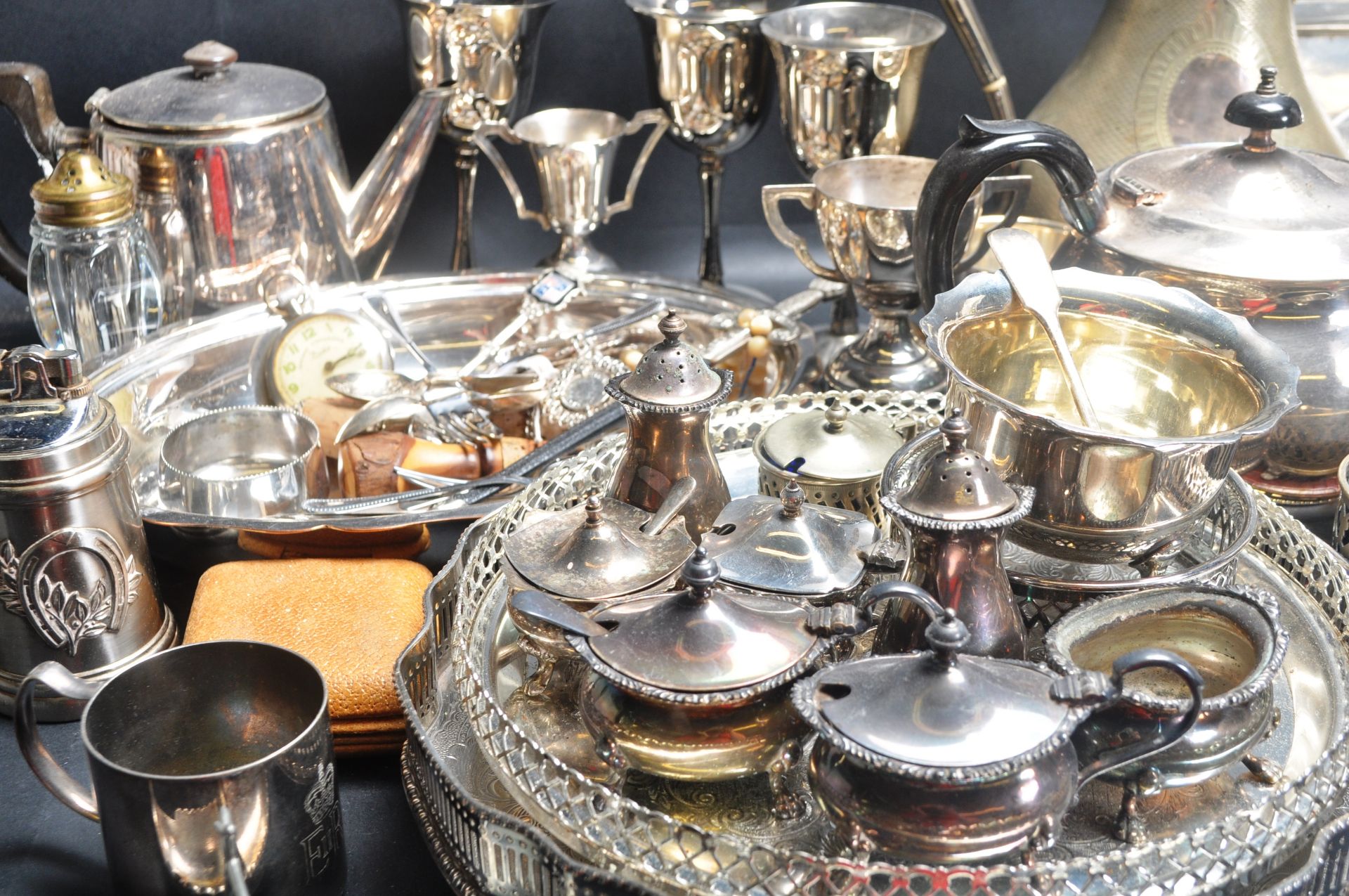 LARGE COLLECTION OF SILVER PLATE WARE - Image 2 of 9