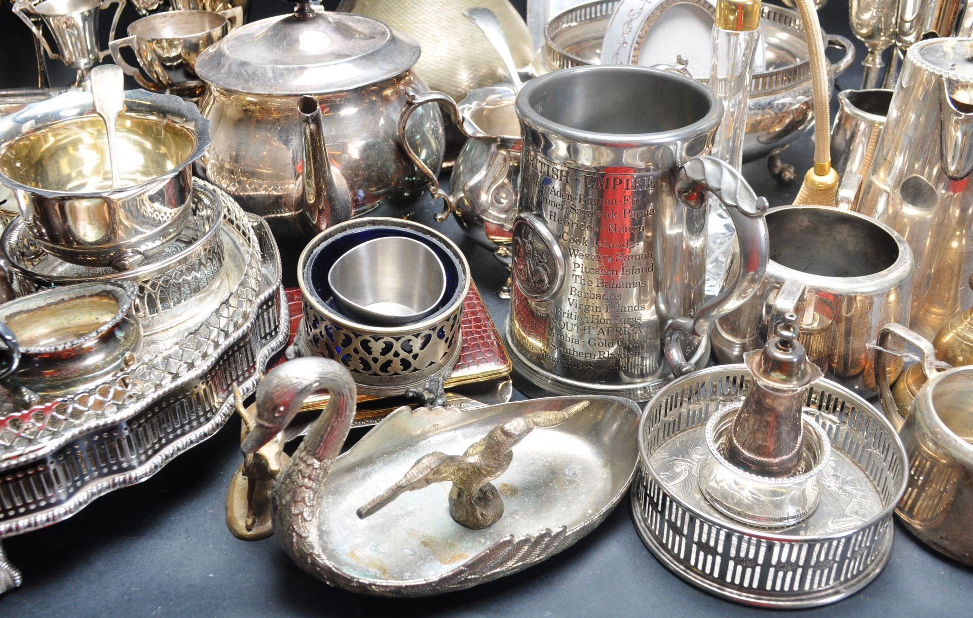 LARGE COLLECTION OF SILVER PLATE WARE - Image 4 of 9