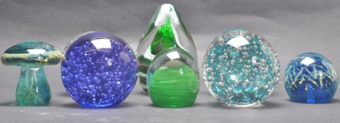 COLLECTION OF EIGHT STUDIO ART PAPERWEIGHTS