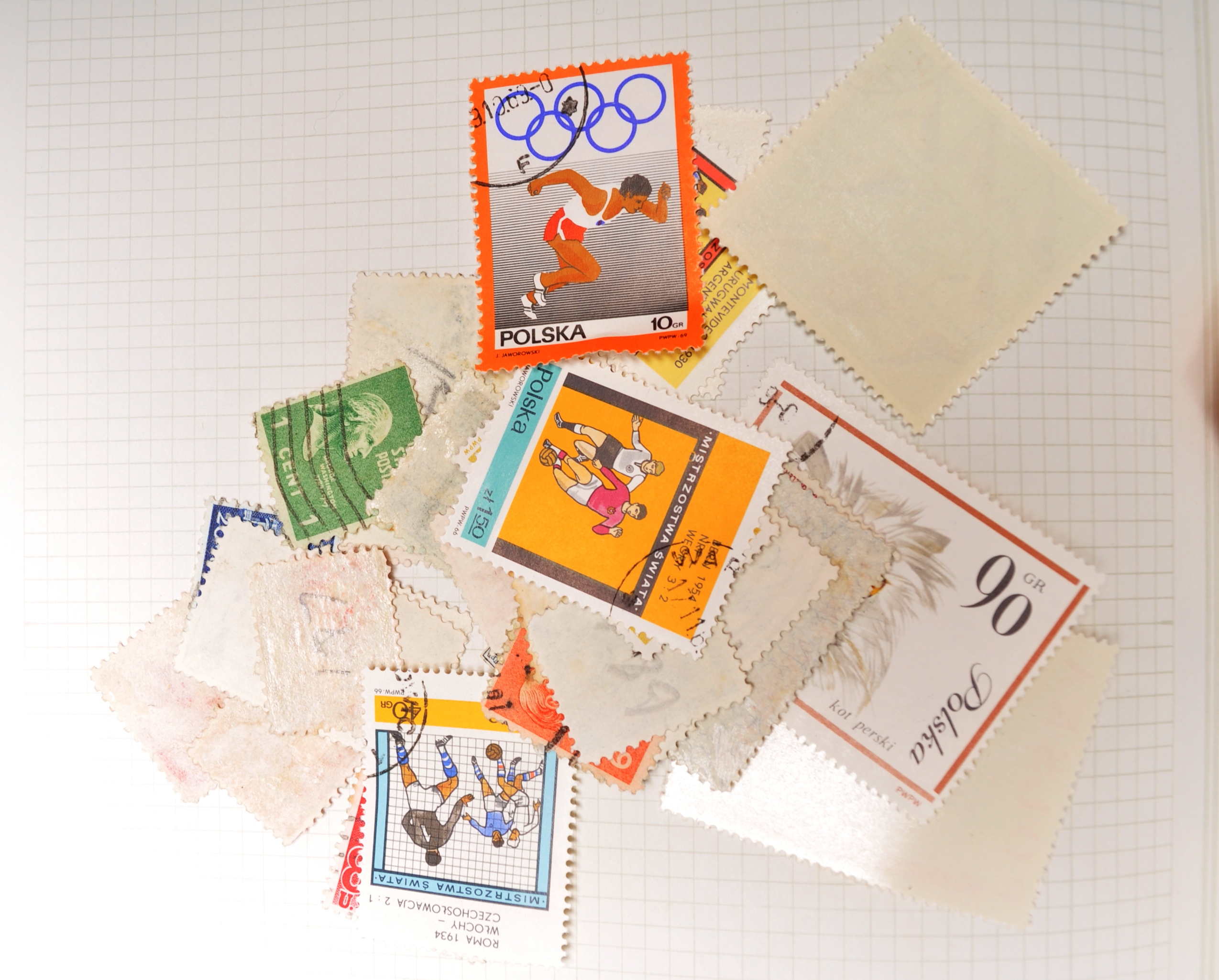 COLLECTION OF STAMPS AND PICTURE POSTCARDS - Image 5 of 10