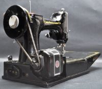 VINTAGE RETRO 20TH CENTURY SINGER 221K1 SEWING MACHINE