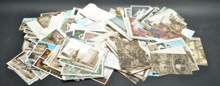 LARGE COLLECTION OF MID 20TH CENTURY POSTCARDS