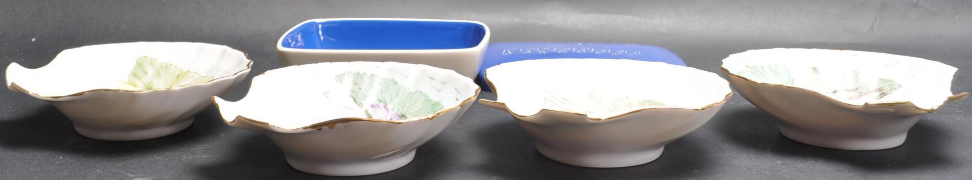 FOUR CERAMIC PORCELAIN PIN TRAYS / ASHTRAYS BY KAISER - Image 4 of 6