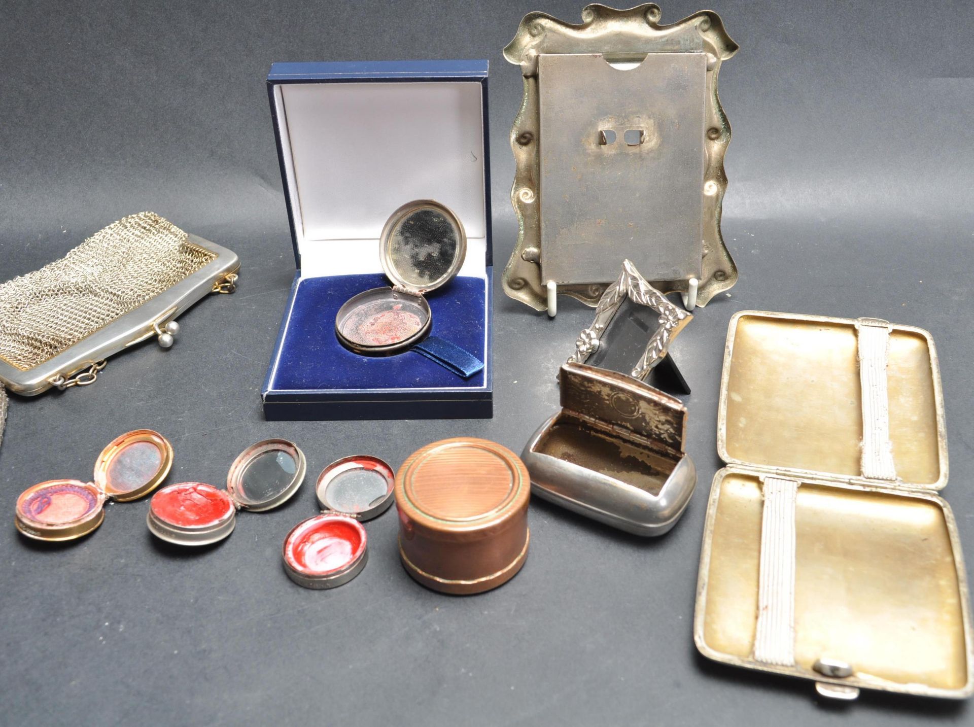 COLLECTION OF 20TH CENTURY LADIES EVENING ITEMS - Image 3 of 5