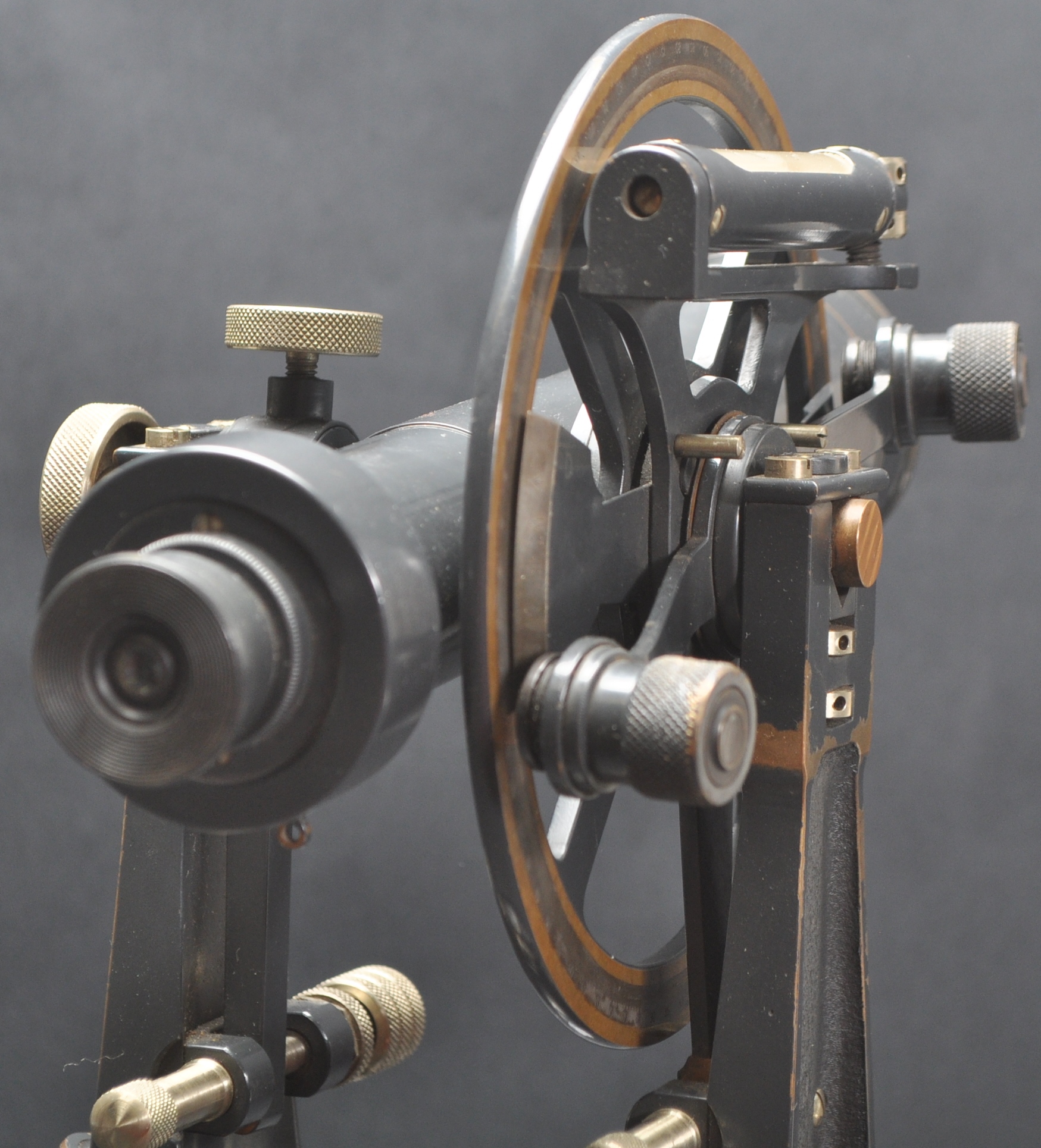 20TH CENTURY CIRCA 1950S SURVEYORS THEODOLITE - Image 5 of 7