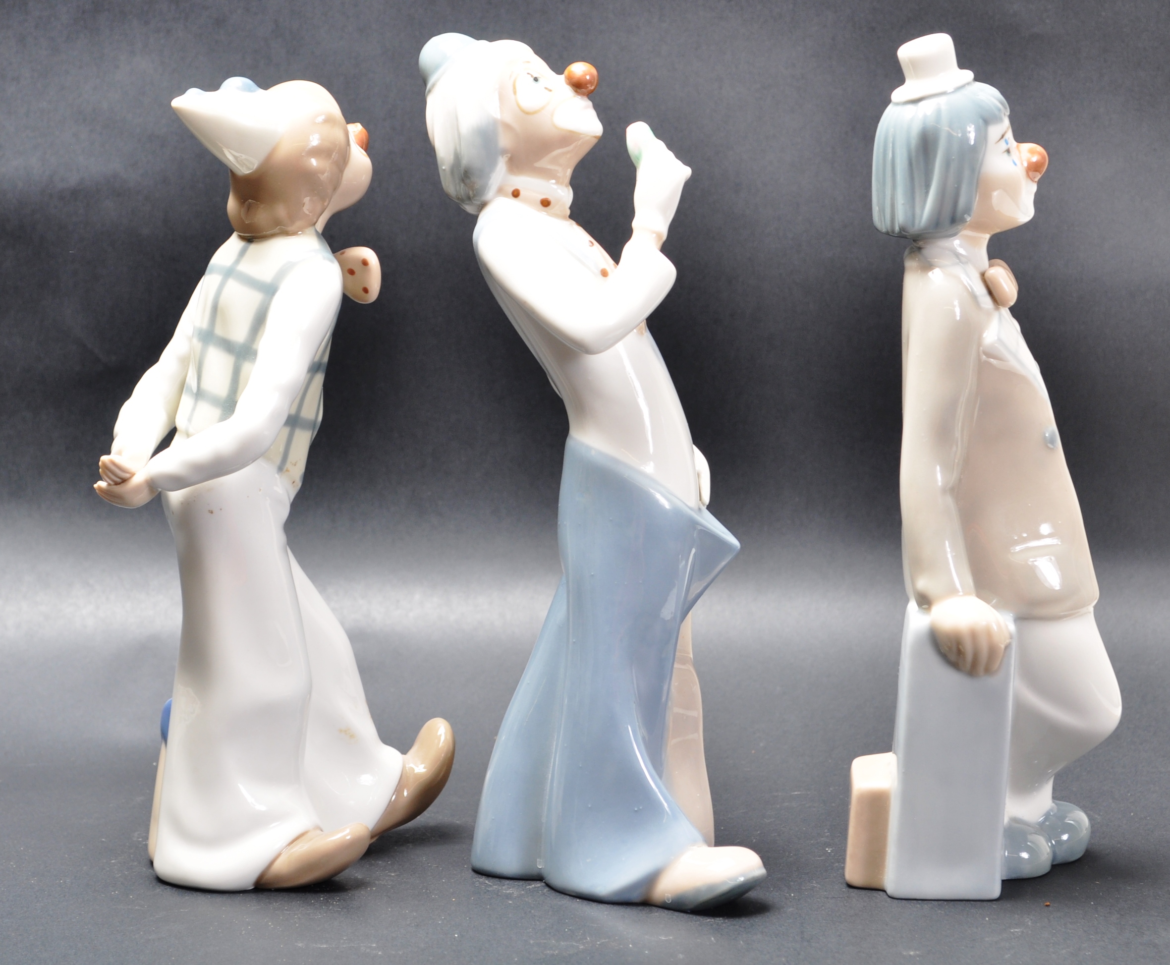 THREE SPANISH CLOWN CERAMIC PORCELAIN FIGURINES BY CASADES - Image 4 of 6