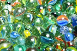 LARGE COLLECTION OF GLASS MARBLES