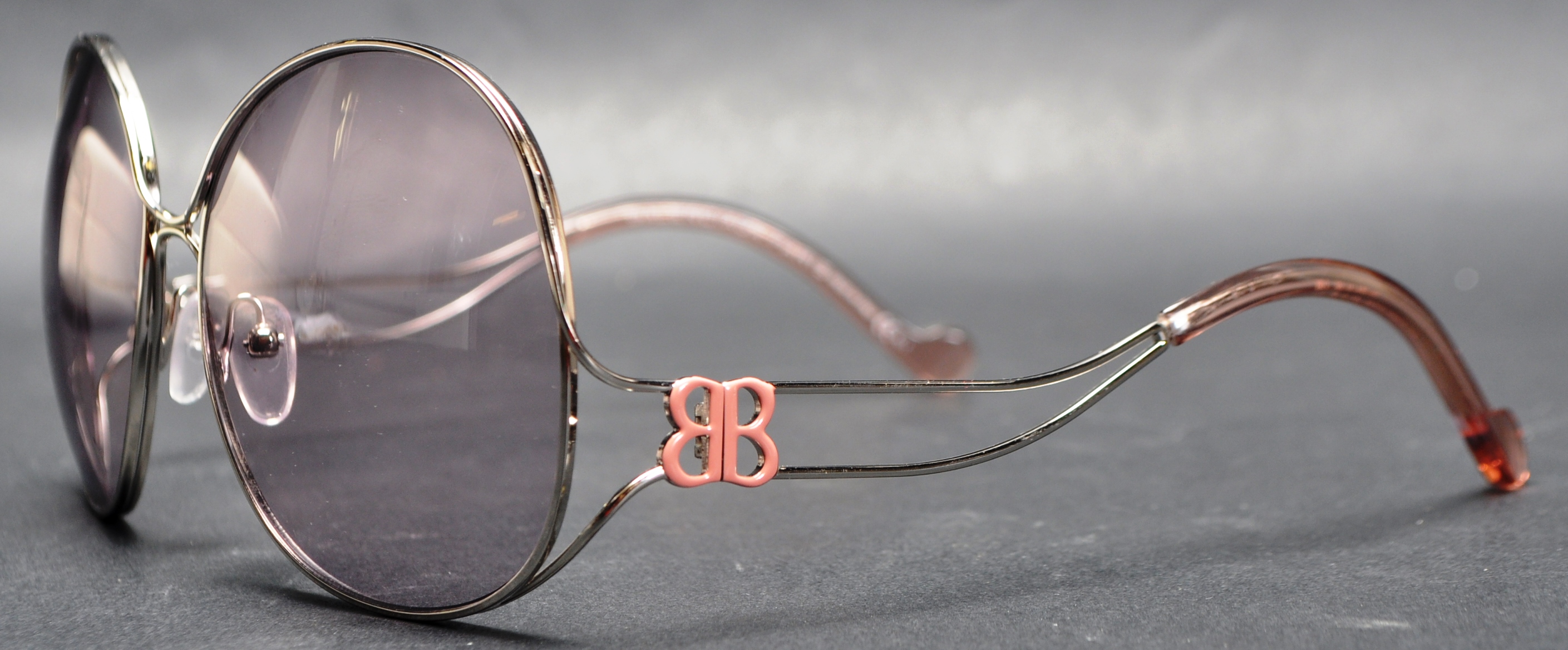 PAIR OF BALENCIAGA SUNGLASSES. - Image 4 of 7