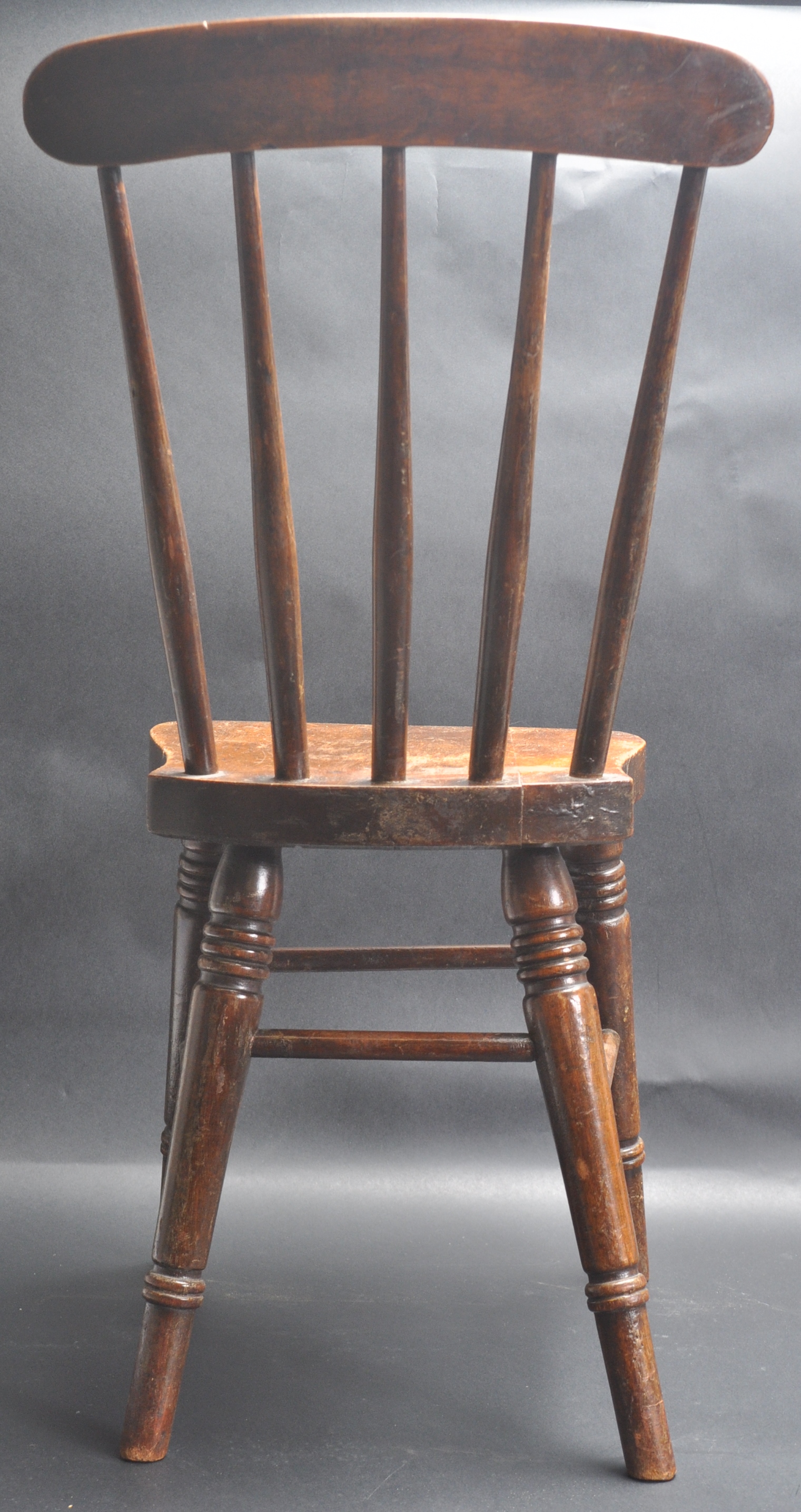 EARLY 20TH CENTURY BEECH AND ELM WINDSOR CHAIR - Image 3 of 4