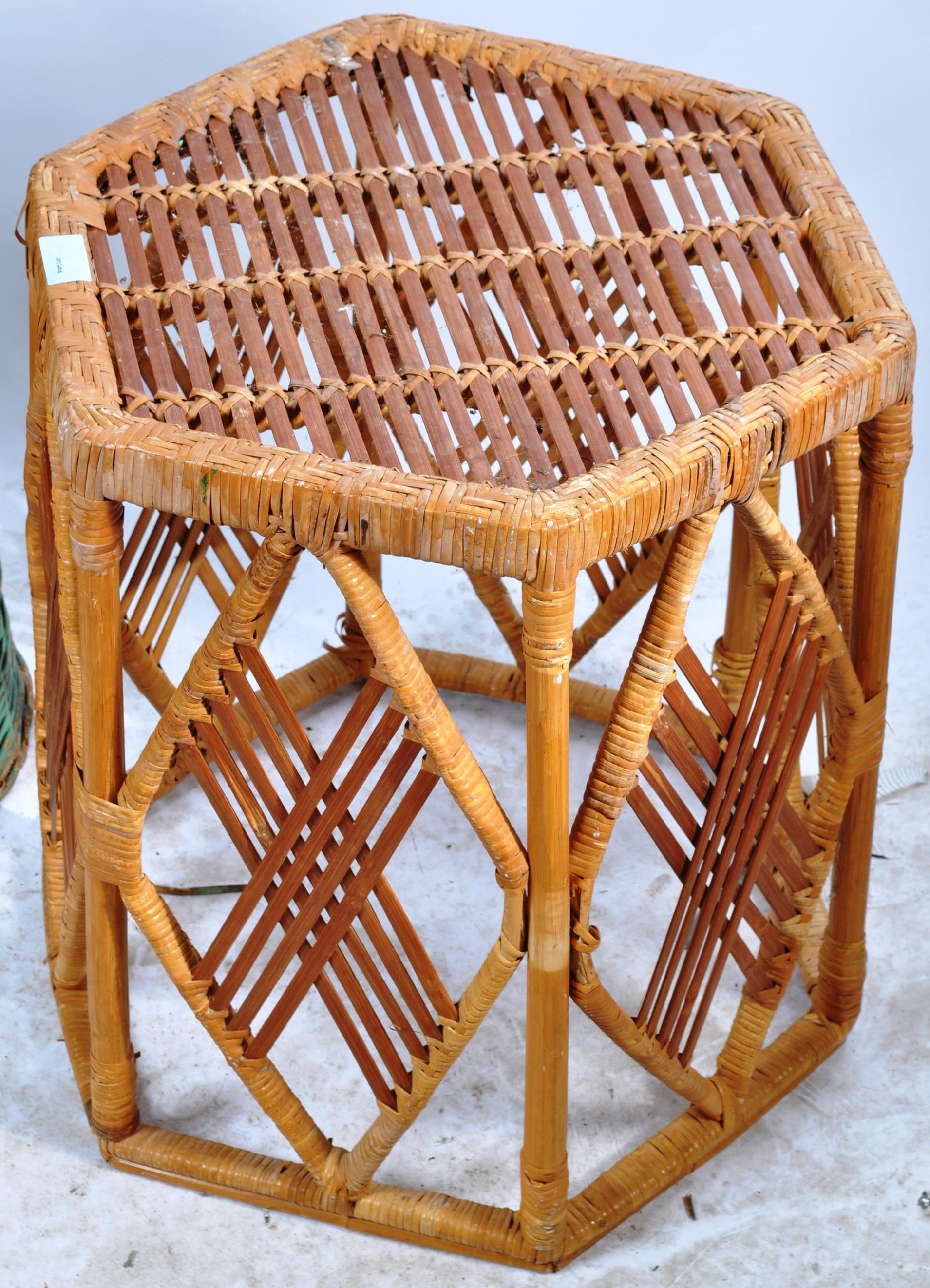 GROUP OF VINTAGE 20TH CENTURY WICKER ITEMS - Image 6 of 6