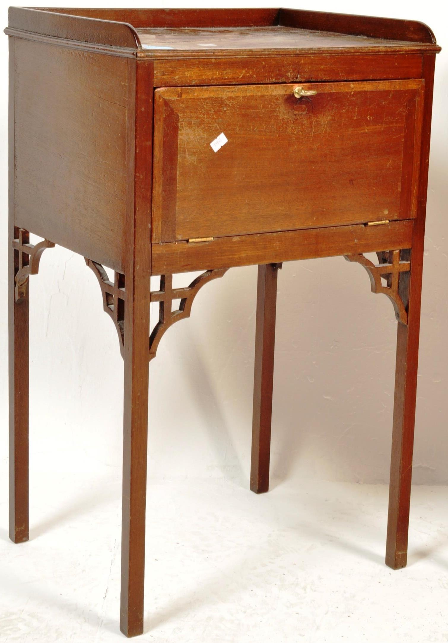 EDWARDIAN MAHOGANY DRESSING TABLE CHEST AND WASHSTAND - Image 2 of 9