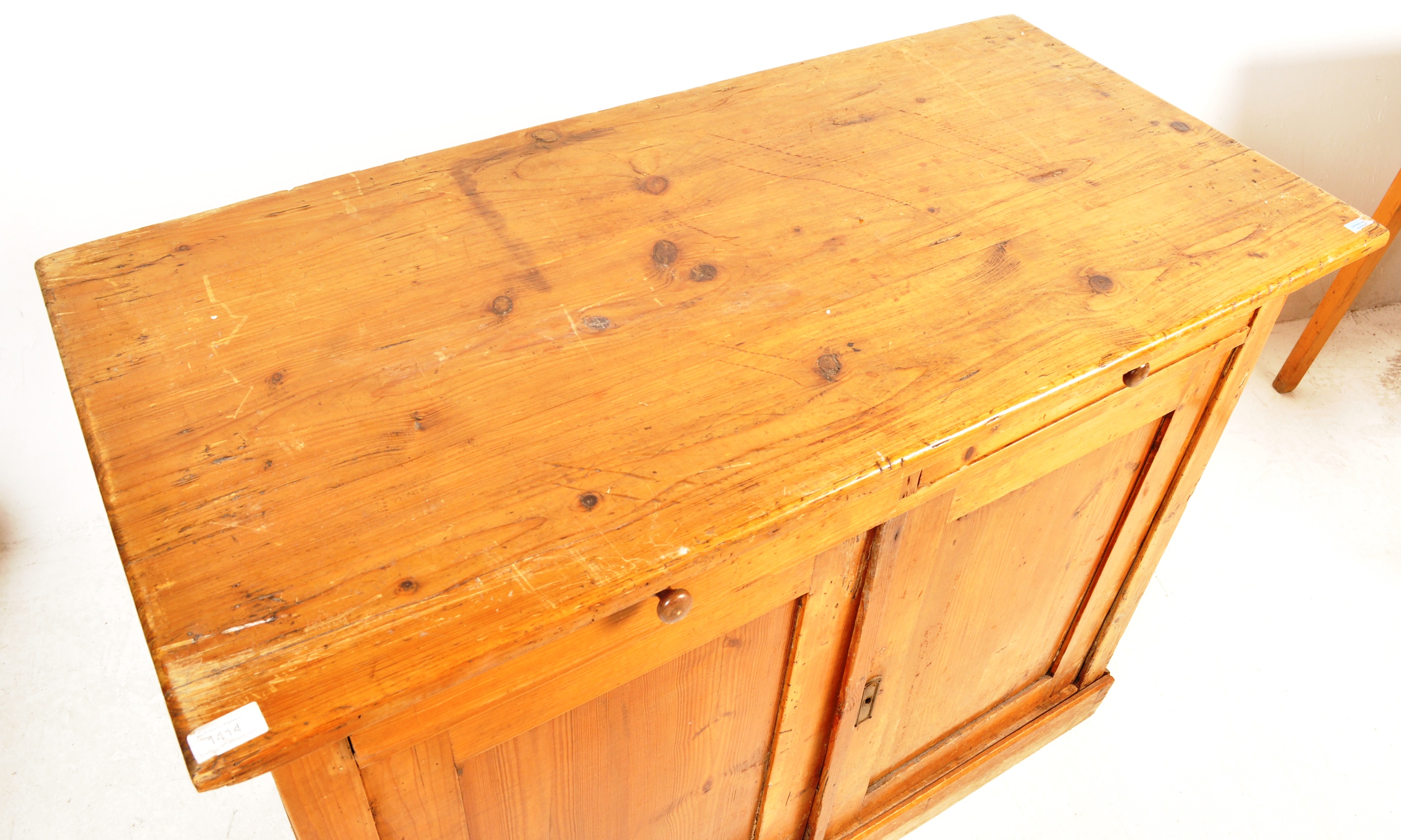 19TH CENTURY VICTORIAN PINE DRESSER BASE - Image 3 of 4