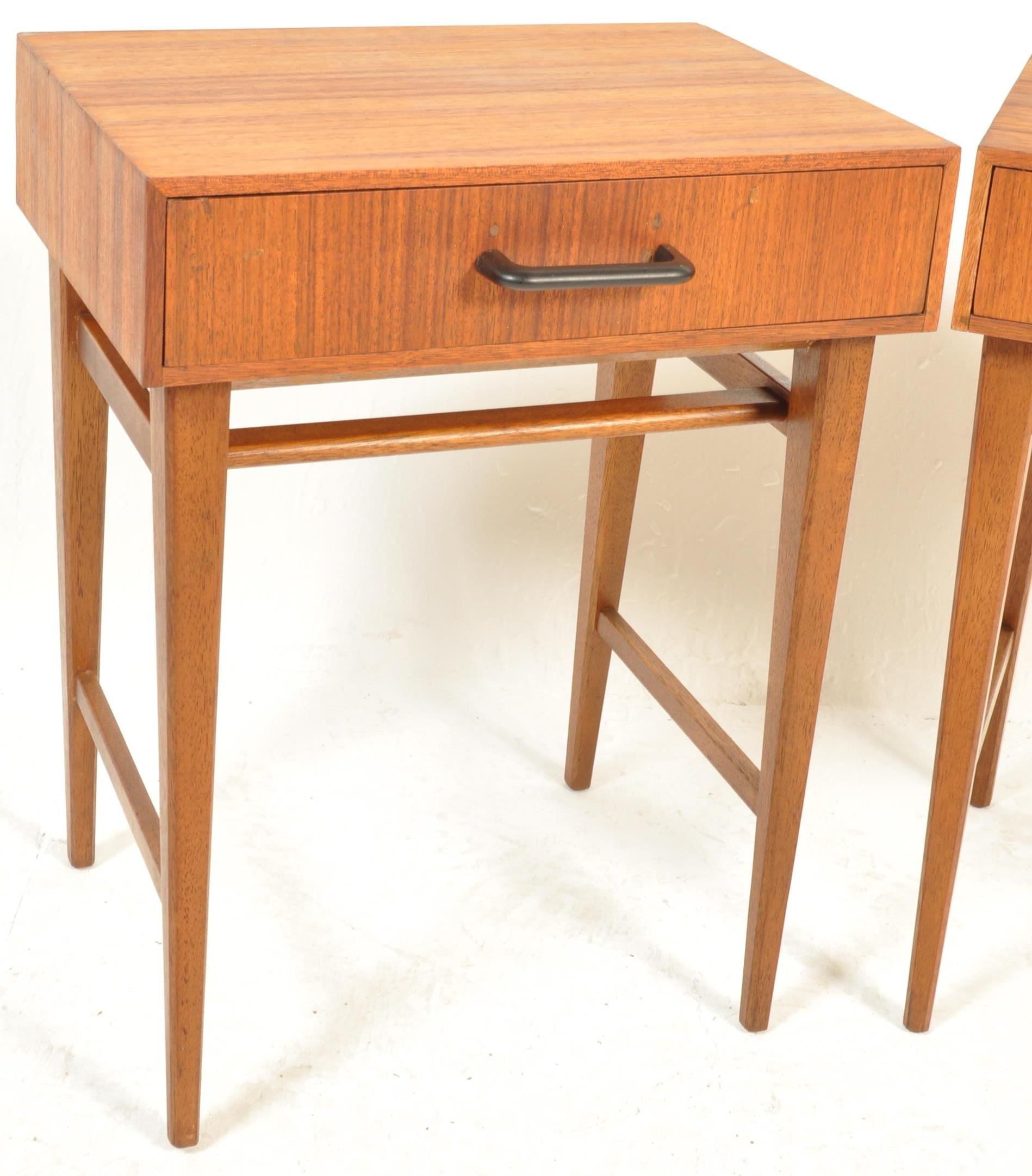 1960’S TEAK WOOD BEDSIDE CABINETS / TABLES BY MEREDEW - Bild 3 aus 8