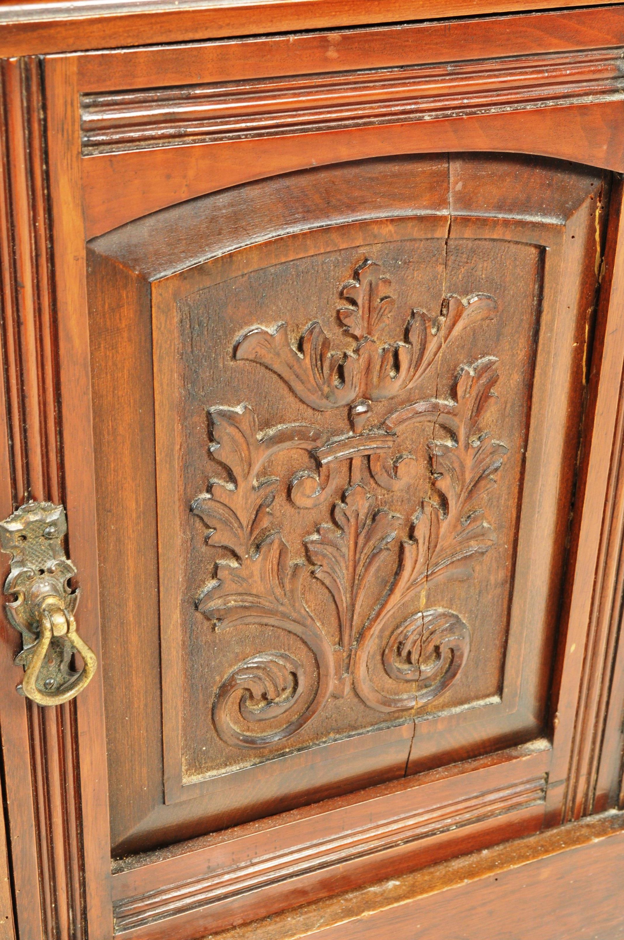 EDWARDIAN MAHOGANY BEDSIDE CABINET / CUPBOARD - Image 6 of 9