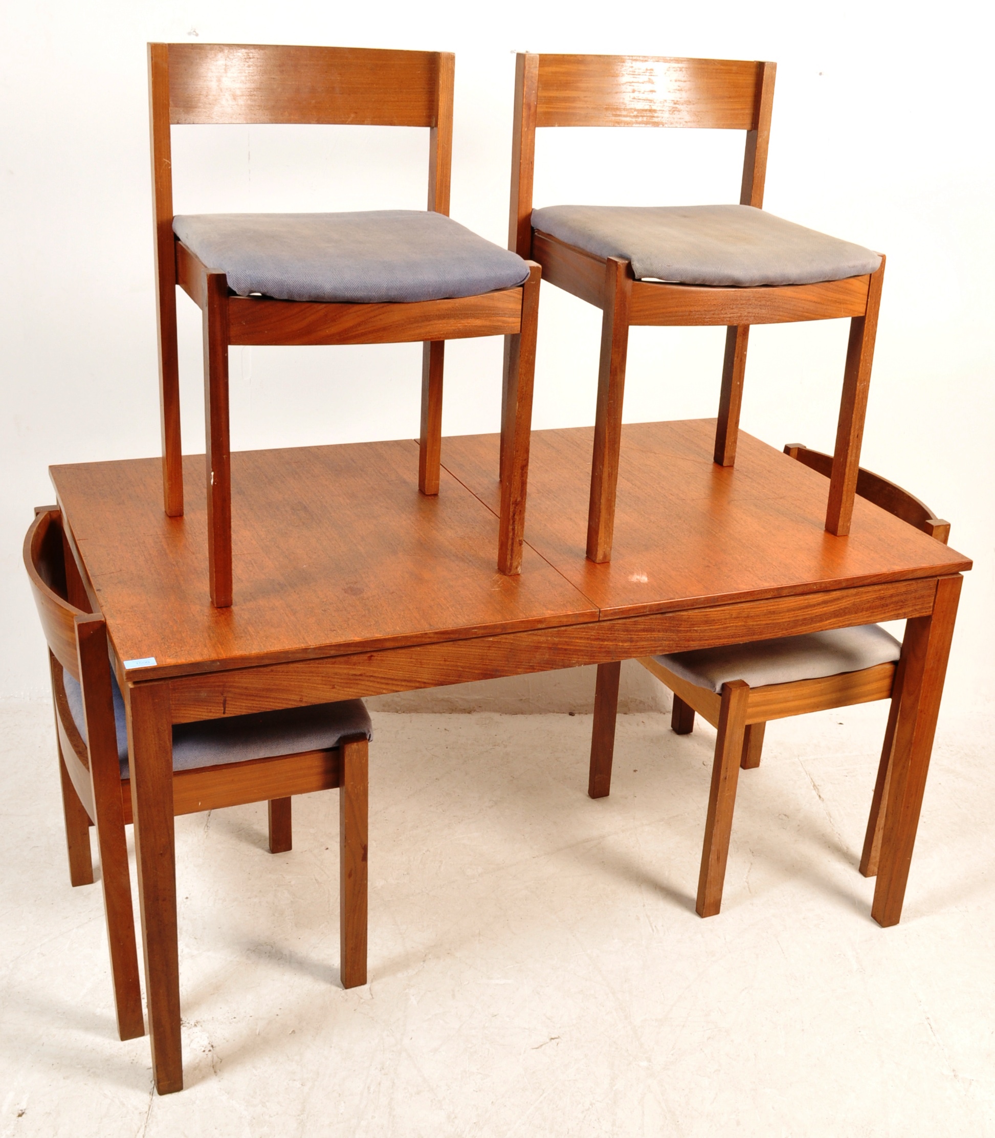 MEREDEW - BRITISH MODERN DESIGN - RETRO VINTAGE TABLE AND CHAIRS - Image 2 of 8