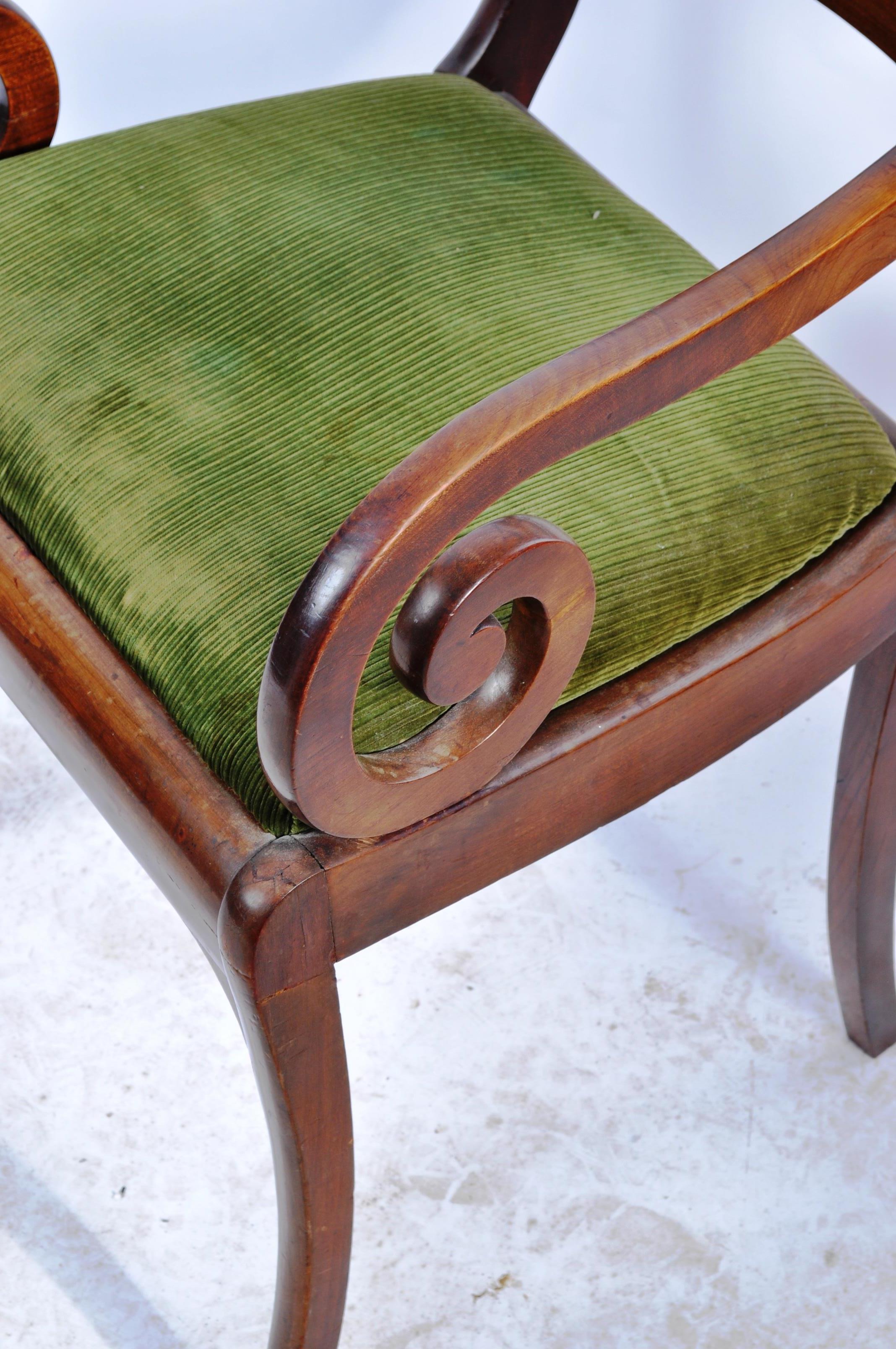 EARLY 19TH CENTURY REGENCY MAHOGANY SCROLLED ARM CHAIR - Image 5 of 8