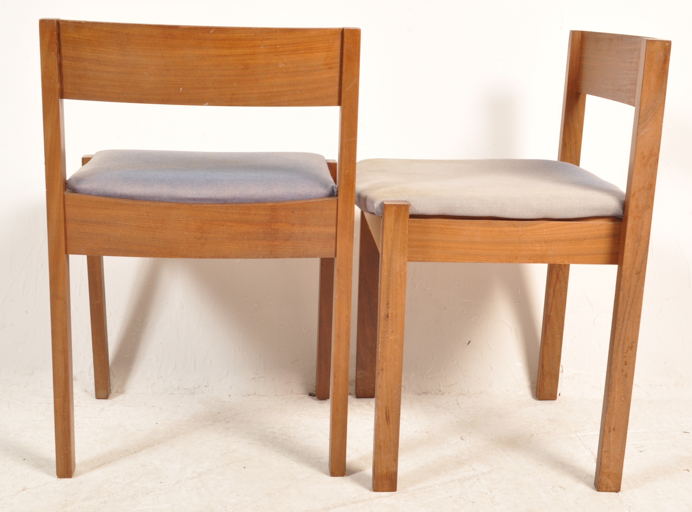 MEREDEW - BRITISH MODERN DESIGN - RETRO VINTAGE TABLE AND CHAIRS - Image 8 of 8