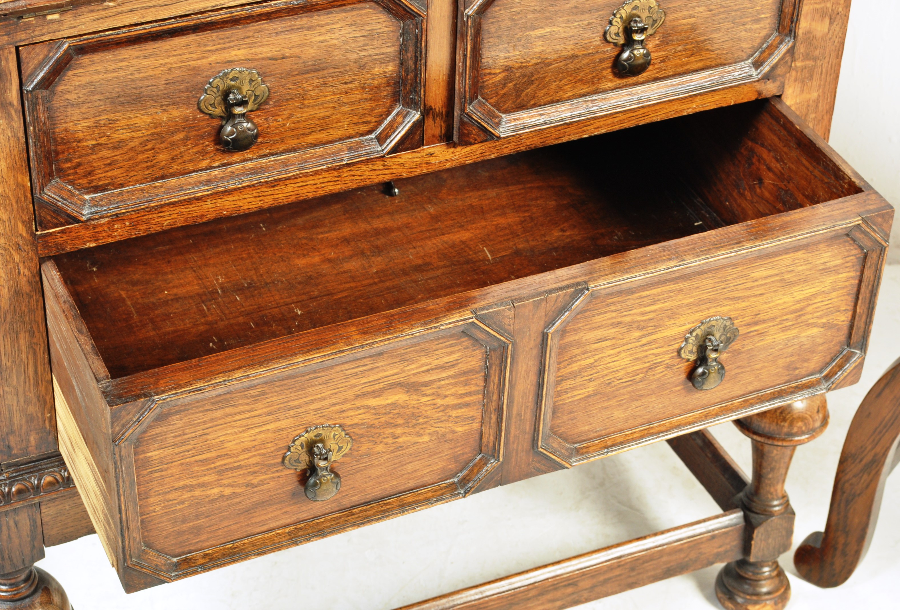 EARLY 20TH CENTURY 1920S BUREAU AND A THRONE CHAIR - Image 8 of 8